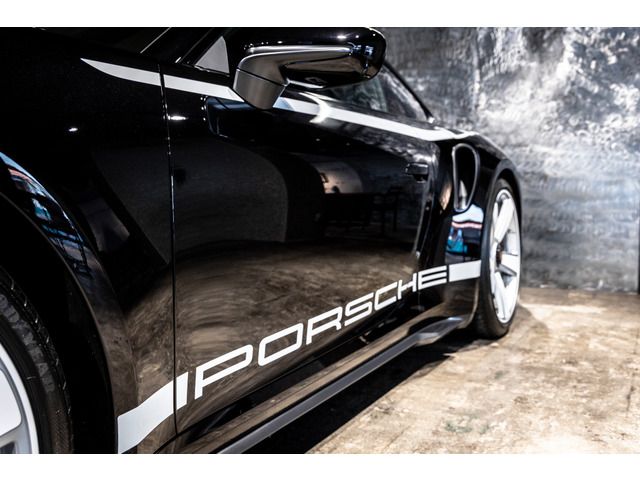 PORSCHE PORSCHE 911 2025