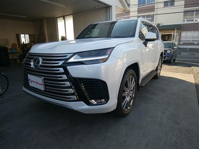 TOYOTA LEXUS LX600 2024