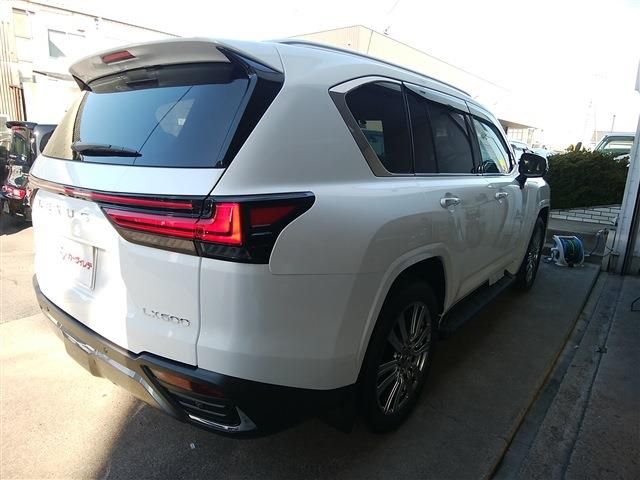 TOYOTA LEXUS LX600 2024