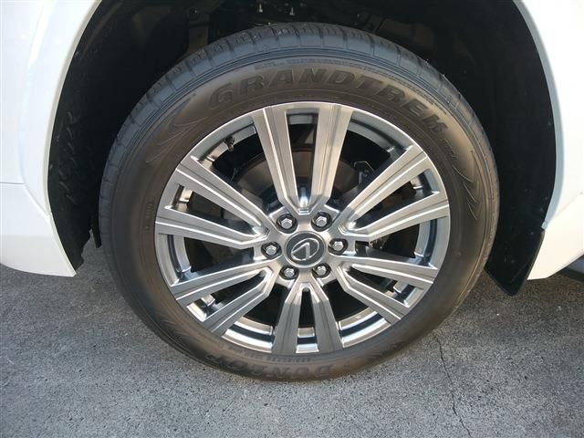 TOYOTA LEXUS LX600 2024