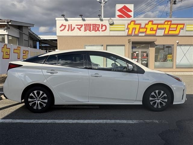 TOYOTA PRIUS 4WD 2020