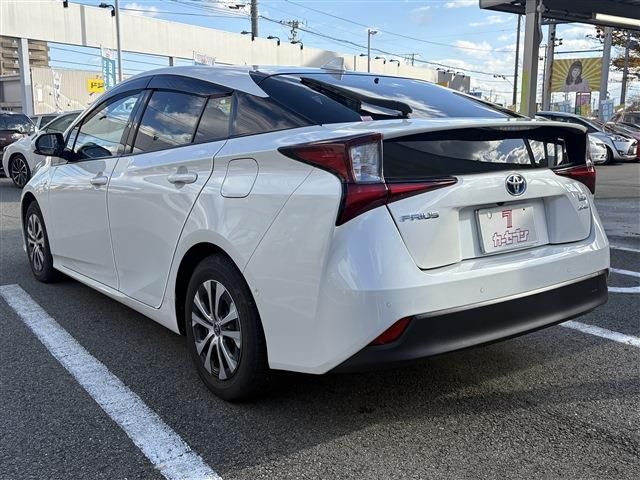 TOYOTA PRIUS 4WD 2020