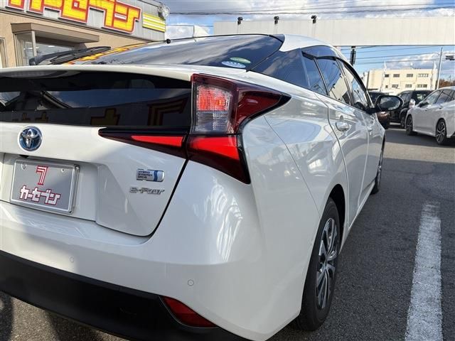 TOYOTA PRIUS 4WD 2020