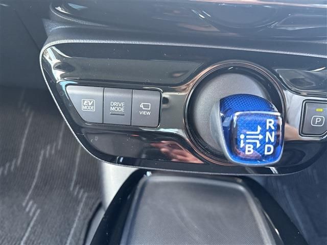 TOYOTA PRIUS 4WD 2020