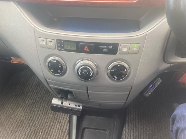 TOYOTA NOAH 2003