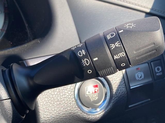 TOYOTA HARRIER 4WD 2018