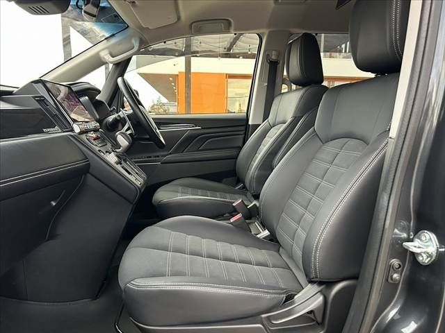 MITSUBISHI DELICA D:5 4WD 2025