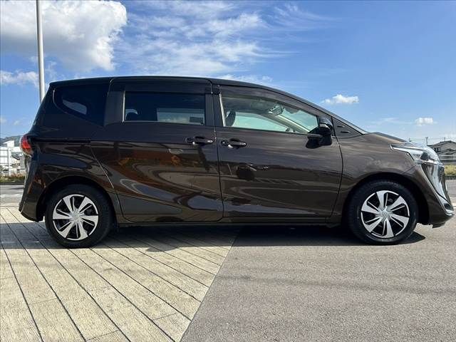 TOYOTA SIENTA 2018