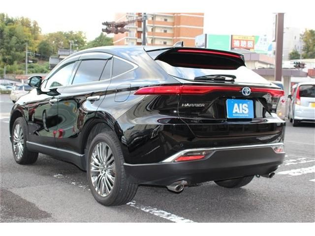 TOYOTA HARRIER HYBRID 2023