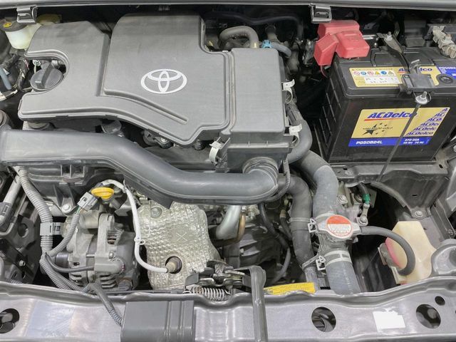 TOYOTA VITZ 2015