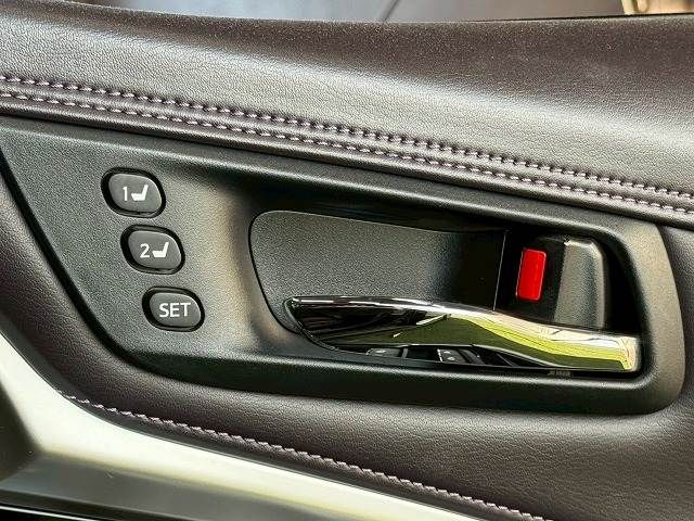 TOYOTA HARRIER 4WD 2015