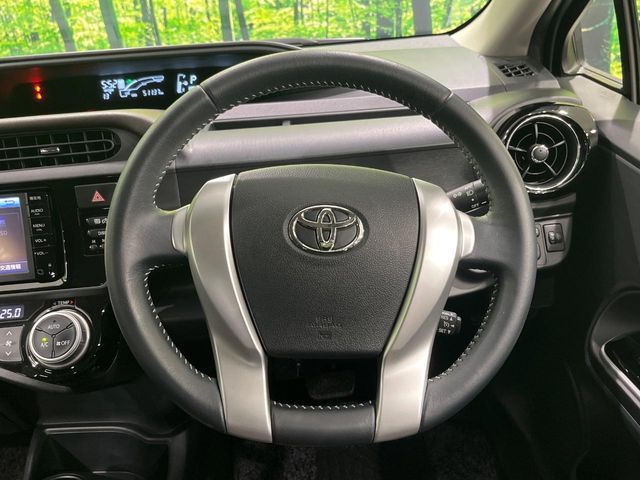 TOYOTA AQUA 2015