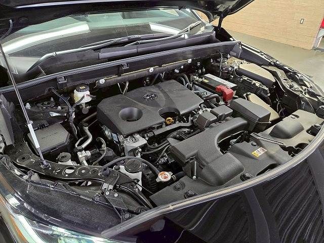 TOYOTA HARRIER 2WD 2024