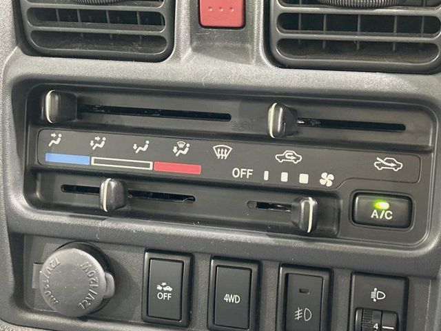 NISSAN NT100 CLIPPER 4WD 2018