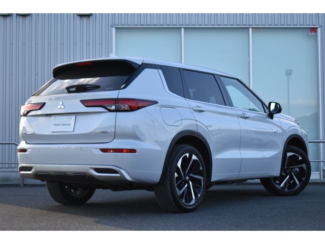 MITSUBISHI OUTLANDER PHEV 2023