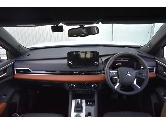 MITSUBISHI OUTLANDER PHEV 2023