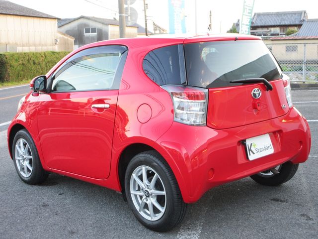 TOYOTA iQ 2013
