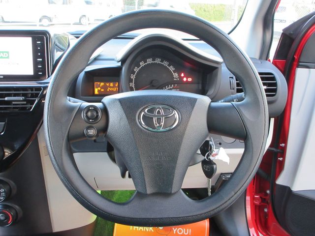 TOYOTA iQ 2013