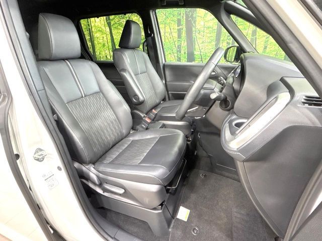 TOYOTA NOAH 4WD 2023