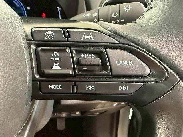 TOYOTA YARIS CROSS HYBRID 2025