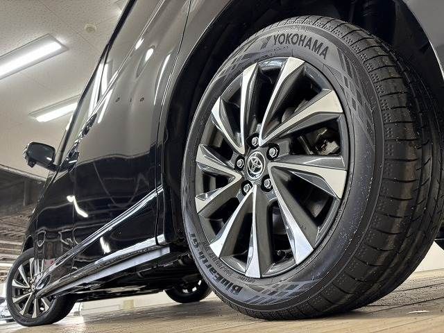 TOYOTA VOXY HYBRID 2024