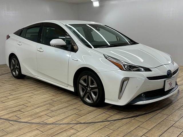 TOYOTA PRIUS 2019