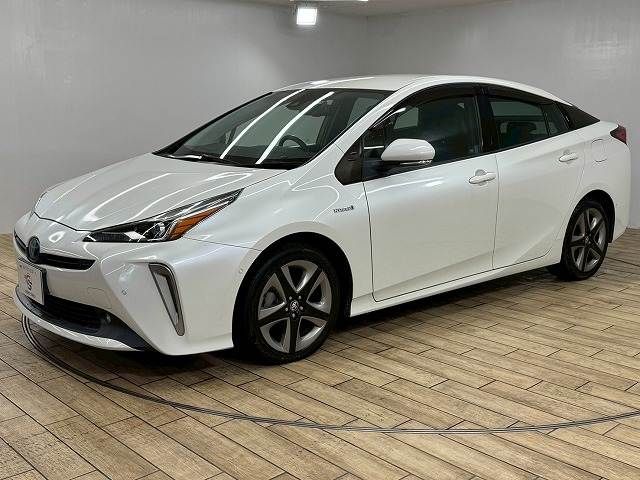 TOYOTA PRIUS 2019