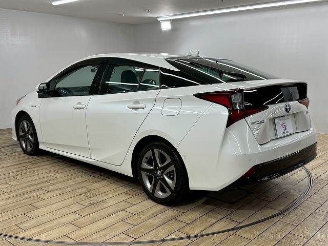 TOYOTA PRIUS 2019