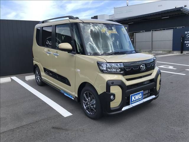 DAIHATSU TANTO FAN CROSS 2025