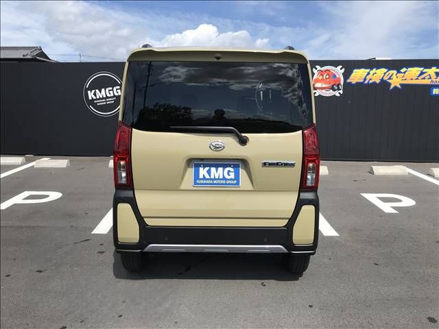 DAIHATSU TANTO FAN CROSS 2025