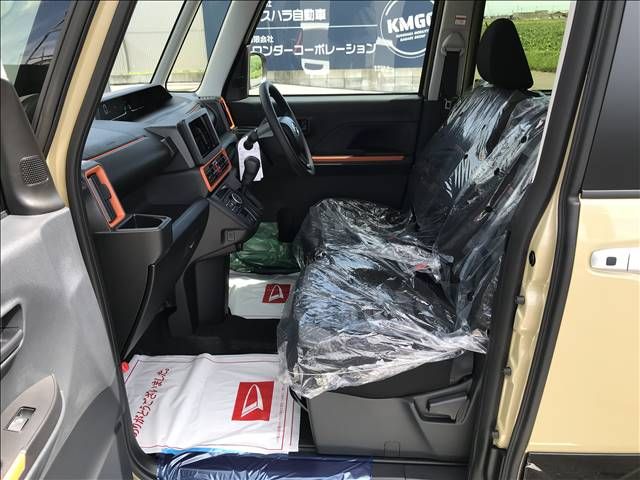 DAIHATSU TANTO FAN CROSS 2025