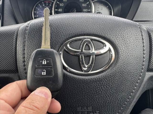 TOYOTA COROLLA FIELDER 2016