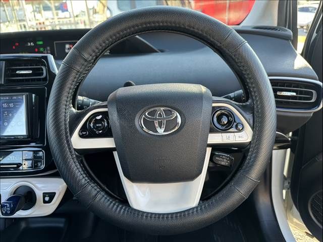 TOYOTA PRIUS 2016