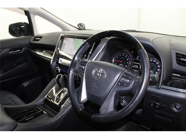 TOYOTA VELLFIRE 2015