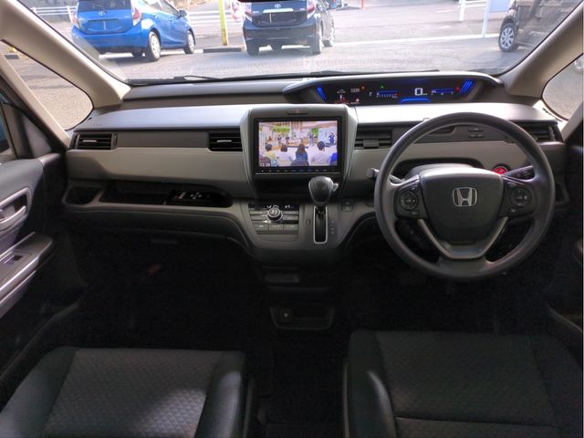 HONDA FREED plus 2016