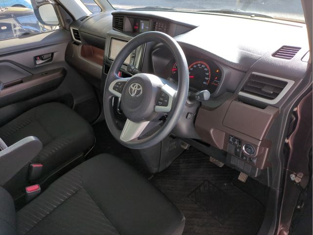 TOYOTA ROOMY 2016