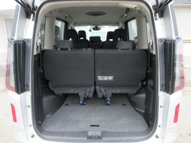 NISSAN SERENA  WG 4WD 2023