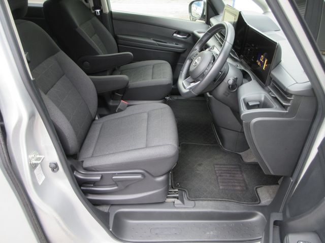 NISSAN SERENA  WG 4WD 2023