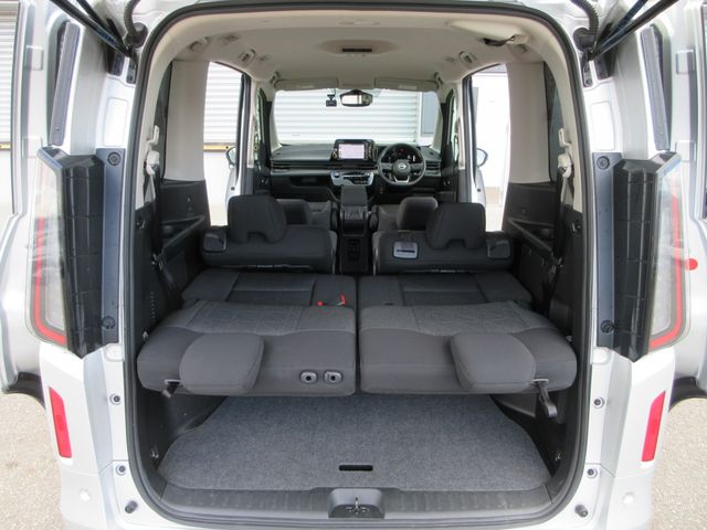 NISSAN SERENA  WG 4WD 2023