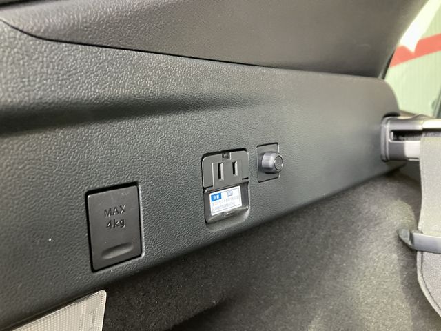 TOYOTA PRIUS 4WD 2020