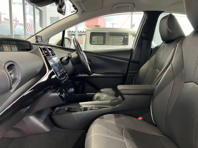 TOYOTA PRIUS 4WD 2020