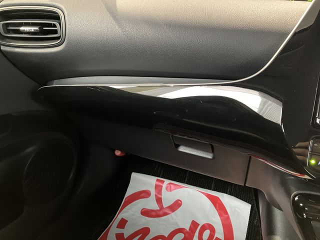 TOYOTA PRIUS 4WD 2020