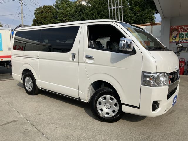 TOYOTA HIACE van 4WD 2025