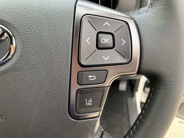 TOYOTA HIACE van 4WD 2025