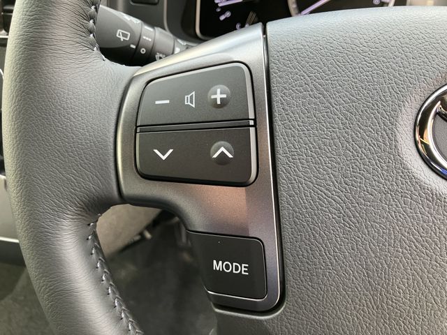 TOYOTA HIACE van 4WD 2025