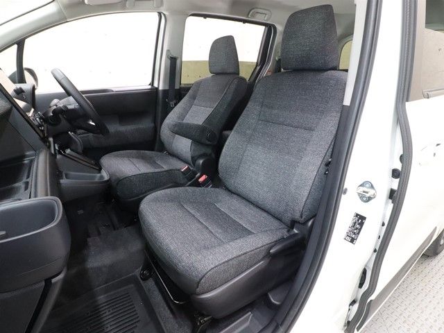 TOYOTA SIENTA HYBRID 2022