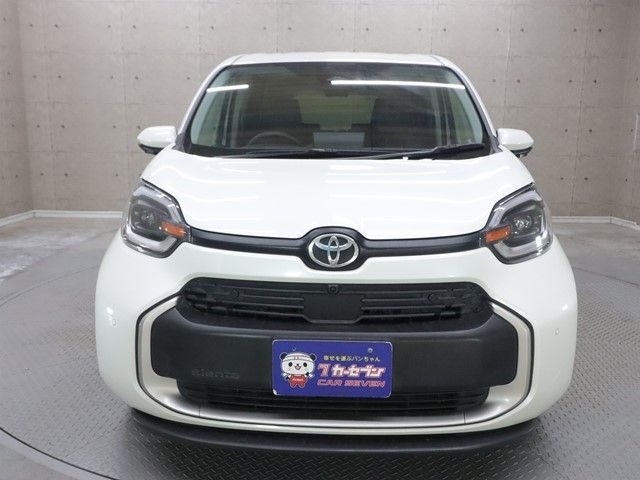 TOYOTA SIENTA HYBRID 2022