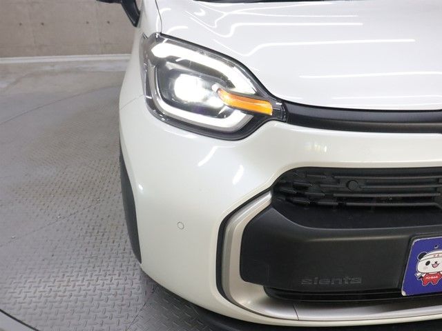 TOYOTA SIENTA HYBRID 2022