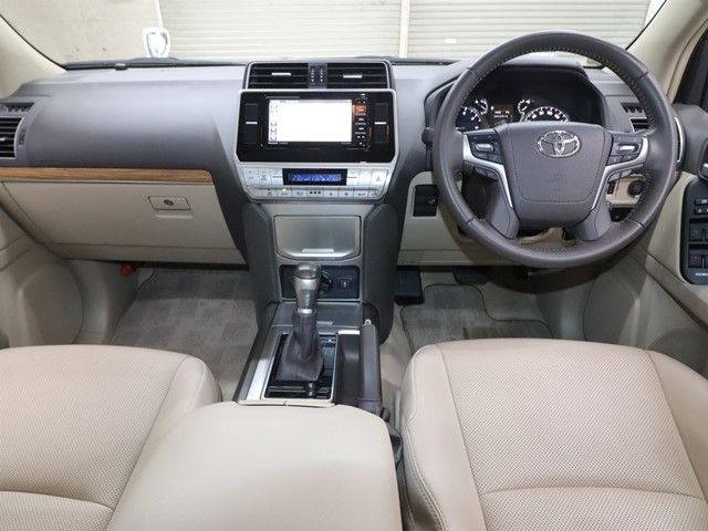 TOYOTA LANDCRUISER PRADO 2022