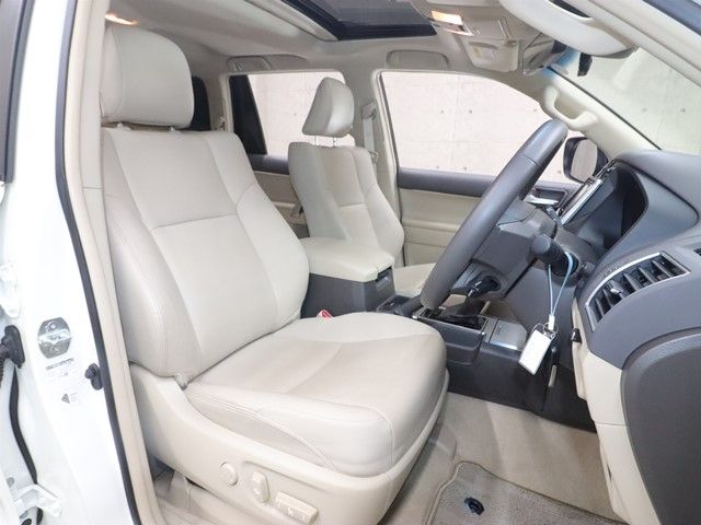 TOYOTA LANDCRUISER PRADO 2022